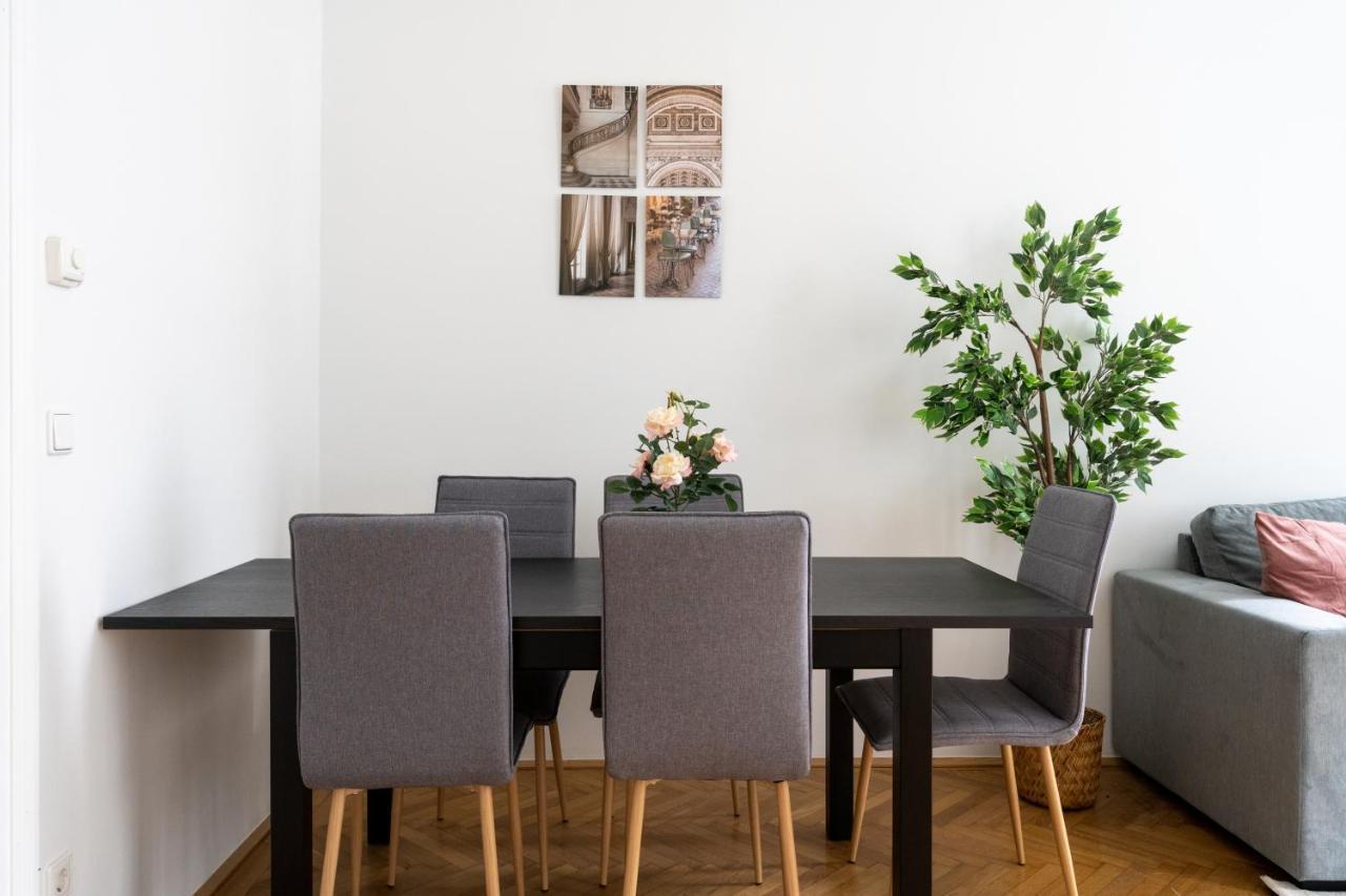 וינה Central Two Bedroom Apartment מראה חיצוני תמונה